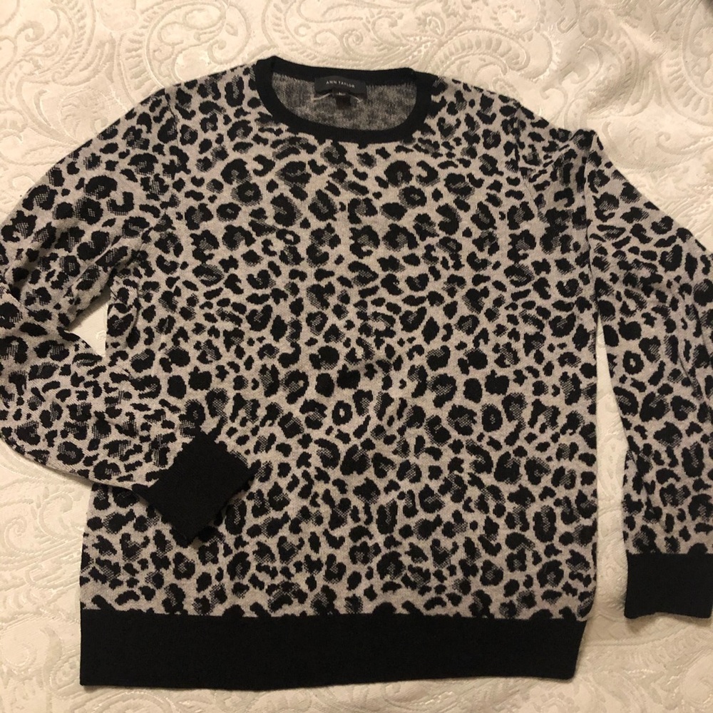 ANN TAYLOR Leopard Sweater L